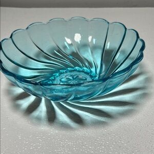 Hazel Atlas Capri Blue Seashell Bowl: Vintage Serving Bowl